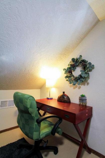 Pet-friendly Great Falls Home Walk to Downtown! - image 9