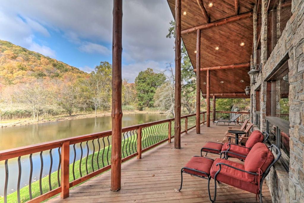 Secluded Cabin with Boats Less Than 6 Mi to Jenny Jump! - image 3