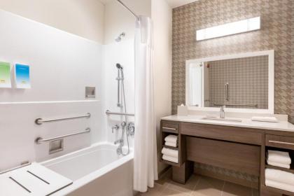 Home2 Suites By Hilton Rochester Greece - image 3