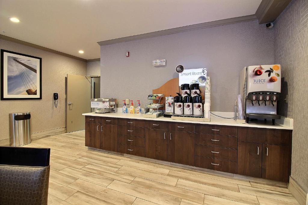 Best Western Greeley - image 5