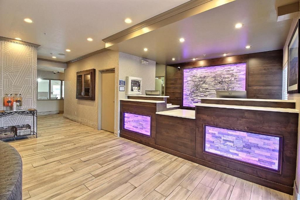 Best Western Greeley - image 7