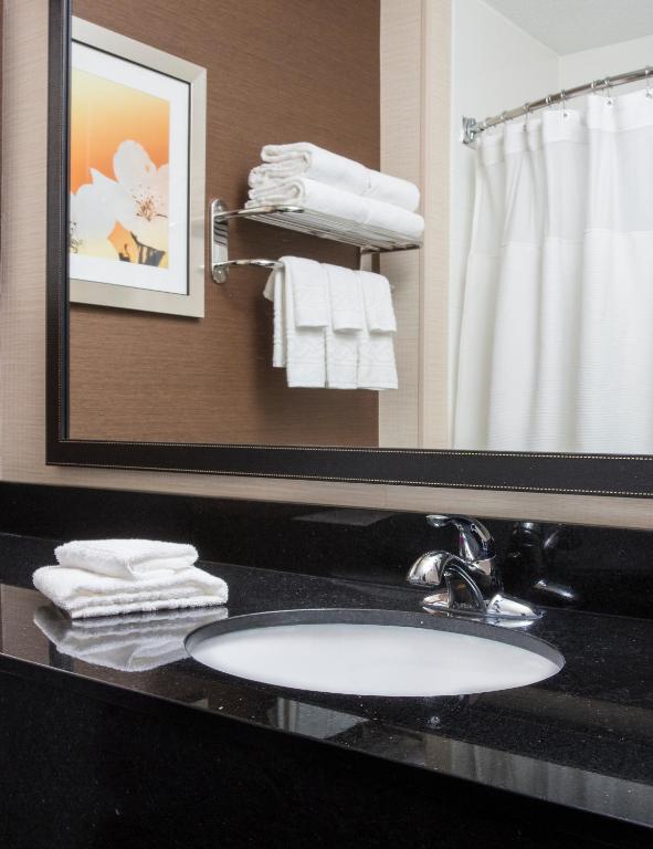 Fairfield Inn & Suites Greeley - image 7