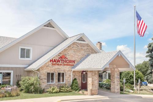 Hawthorn Suites Green Bay - main image