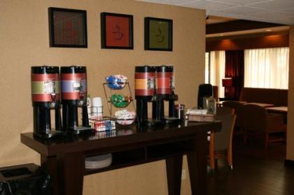 Hampton Inn Green Bay - image 4