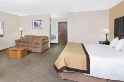 Baymont by Wyndham Green Bay - image 3