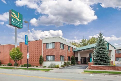 Quality Inn & Suites Green Bay - main image