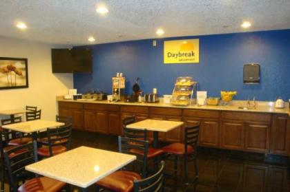 Days Inn & Suites by Wyndham Green Bay WI - image 3