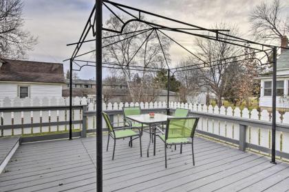 Lavish Home with Patio - 2 Blocks to Green Lake! - image 4