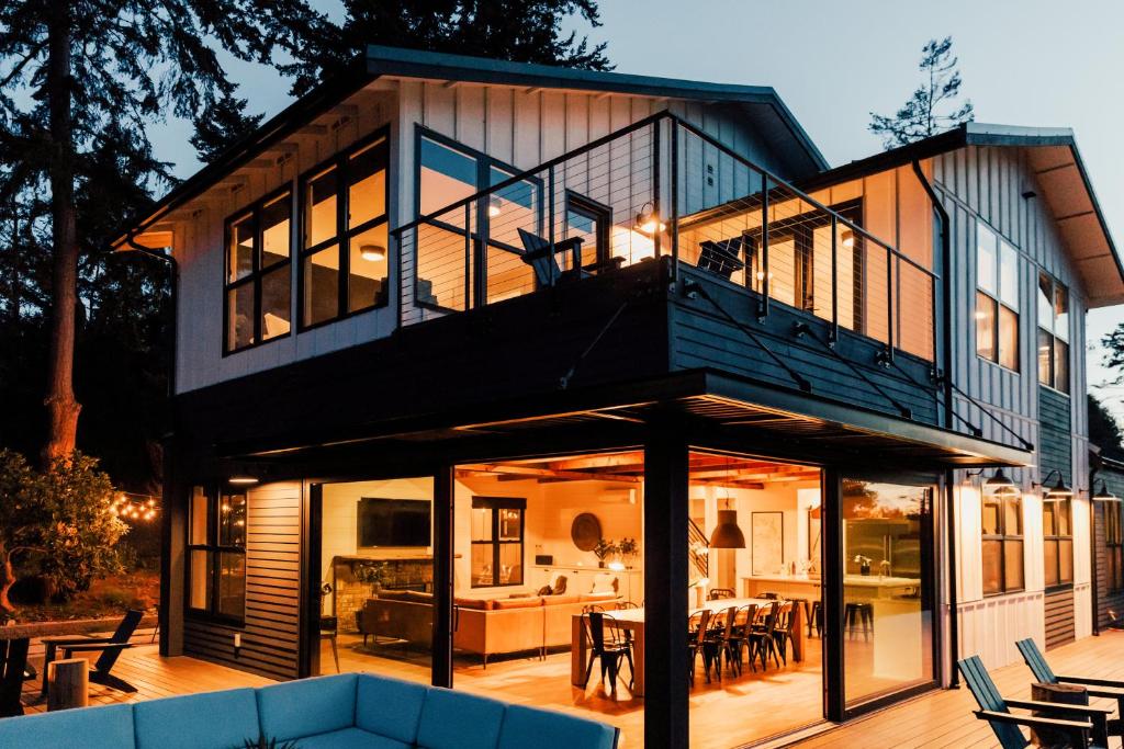 Whidbey Island Modern Farmhouse - image 6