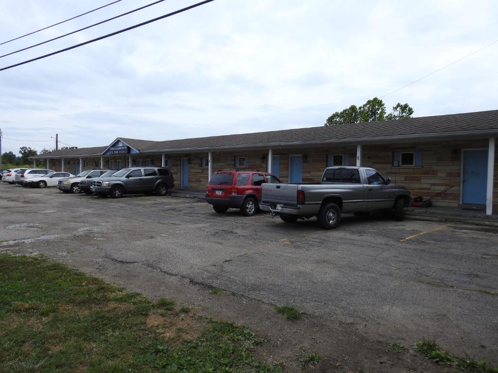 LAWRENCEBURG MOTEL - image 6