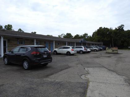 LAWRENCEBURG MOTEL - image 8