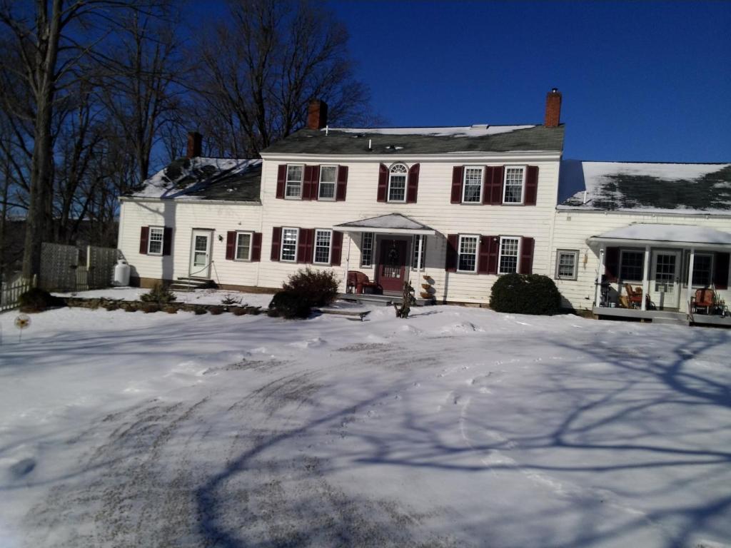 The 1810 Juliand House Bed & Breakfast - image 6