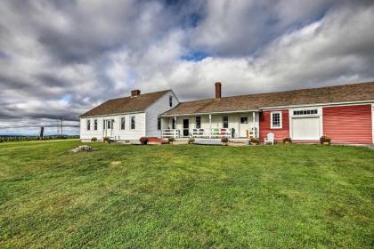 Cozy Home with Vineyard Working Farm and Fall Foliage - image 14