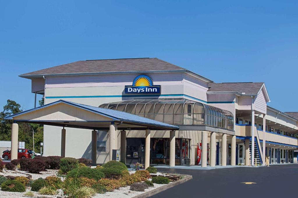 Days Inn by Wyndham Greeneville - main image