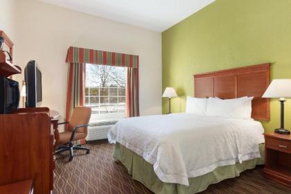 Hampton Inn & Suites Greenfield - image 16