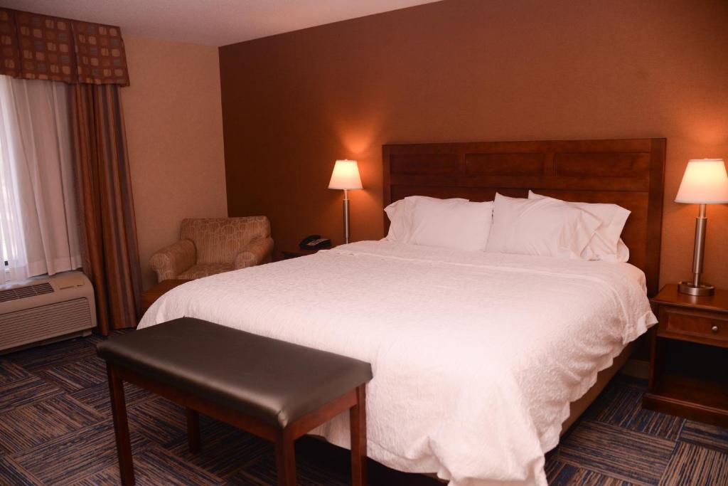 Hampton Inn Greenfield - image 2