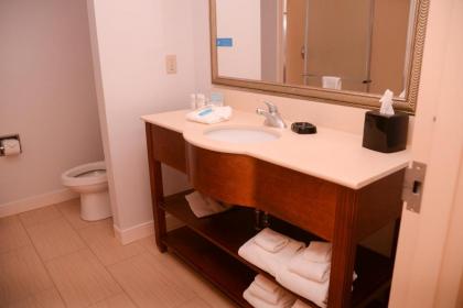 Hampton Inn Greenfield - image 5