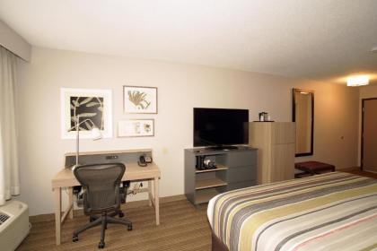 Country Inn & Suites by Radisson Greenfield IN - image 13