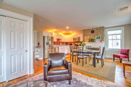 Bright 2nd-Floor Apt - half Mi to Greenport Harbor! - image 13