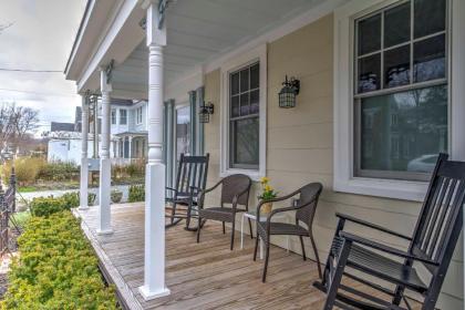 Bright 2nd-Floor Apt - half Mi to Greenport Harbor! - image 7