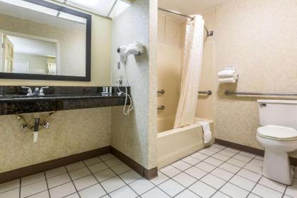 Quality Inn & Suites near Lake Oconee - image 5