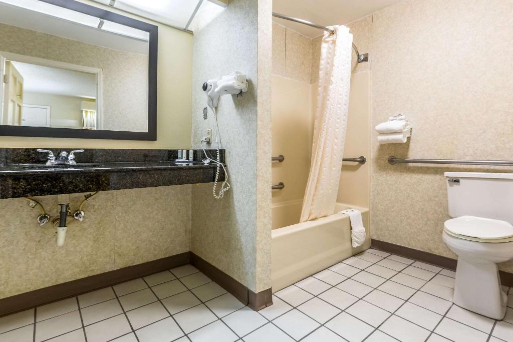 Quality Inn & Suites near Lake Oconee - image 5