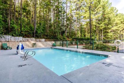 Quality Inn & Suites near Lake Oconee - image 9