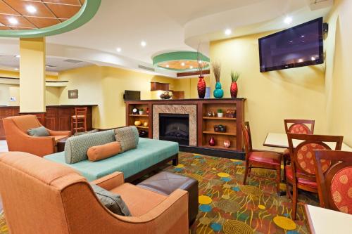 Holiday Inn Express Greensboro-I-40 at Wendover an IHG Hotel - image 3