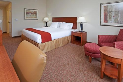 Holiday Inn Express Hotel & Suites Greensboro - Airport Area an IHG Hotel - image 3