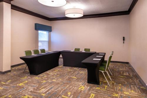 Hampton Inn Greensboro Airport - image 3