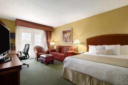 Embassy Suites Greensboro Airport - image 5