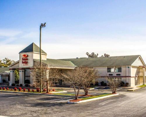 Econo Lodge & Suites - main image