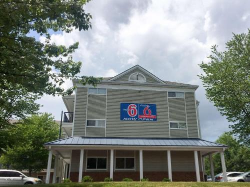 Motel 6-Greensboro NC - I-40 - main image