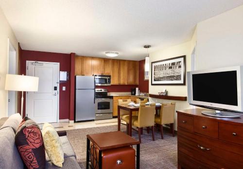 Residence Inn Greensboro Airport - image 4