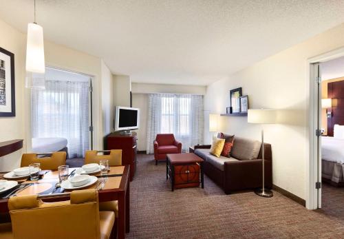 Residence Inn Greensboro Airport - image 5