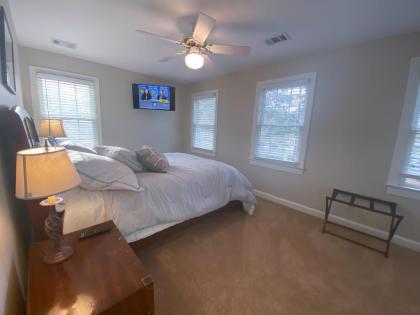 New Relax at our newly renovated Parkview Cottage - image 8