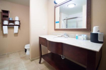 Hampton Inn & Suites Greensburg - image 8