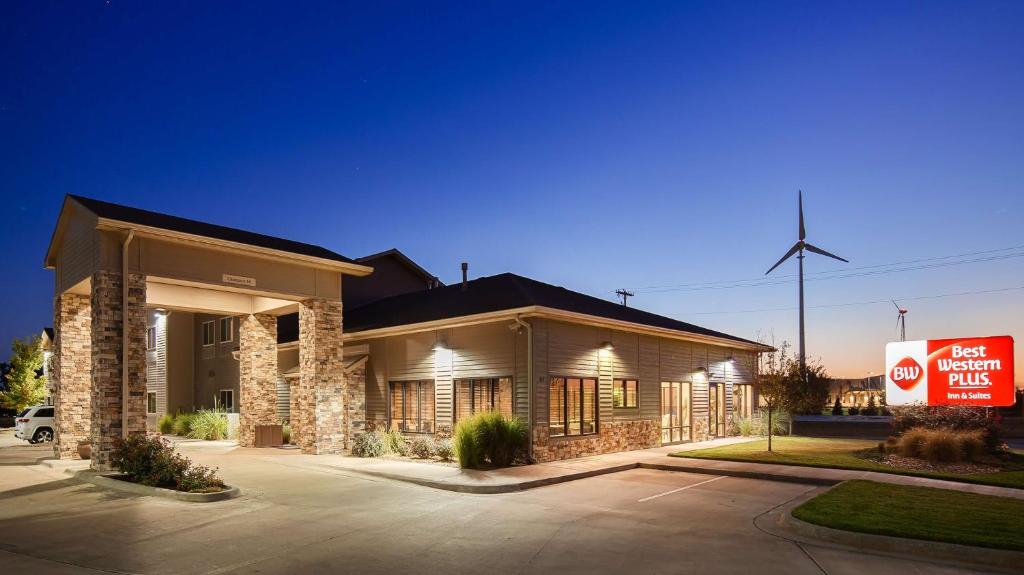 Best Western Plus Night Watchman Inn & Suites - main image