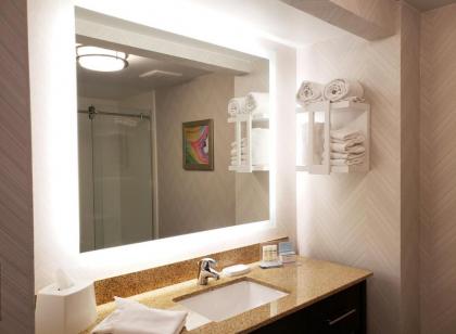 Hampton Inn Greensburg - image 11