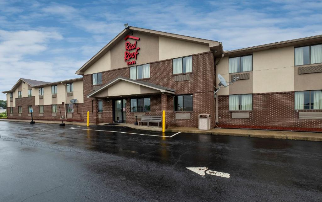 Red Roof Inn Greensburg - main image