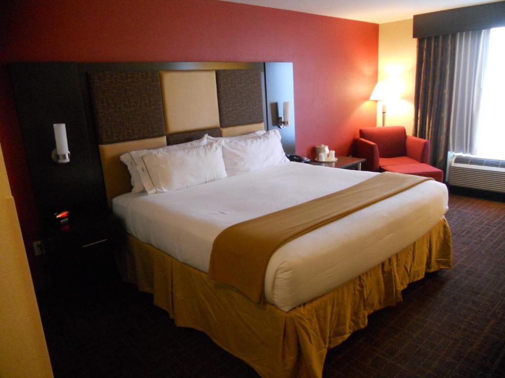 Holiday Inn Express Greensburg an IHG Hotel - image 4