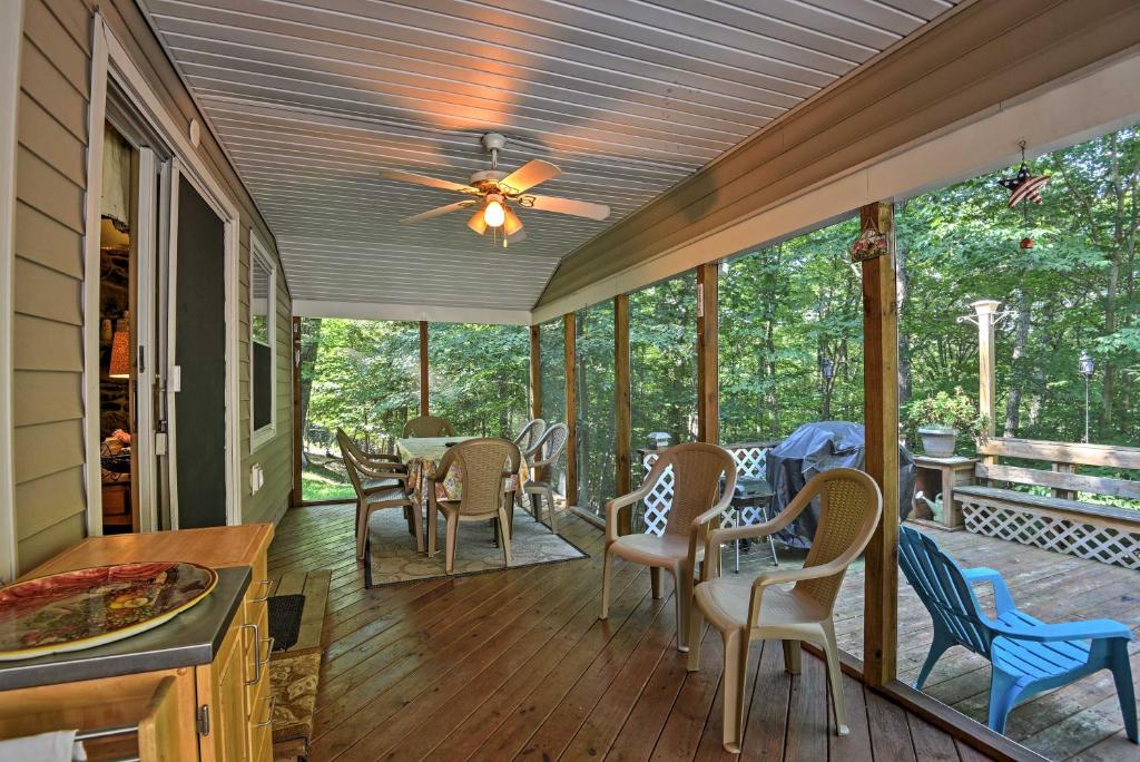 Peaceful Home with Deck Near Lake Wallenpaupack! - main image