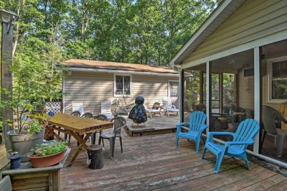 Peaceful Home with Deck Near Lake Wallenpaupack! - image 5