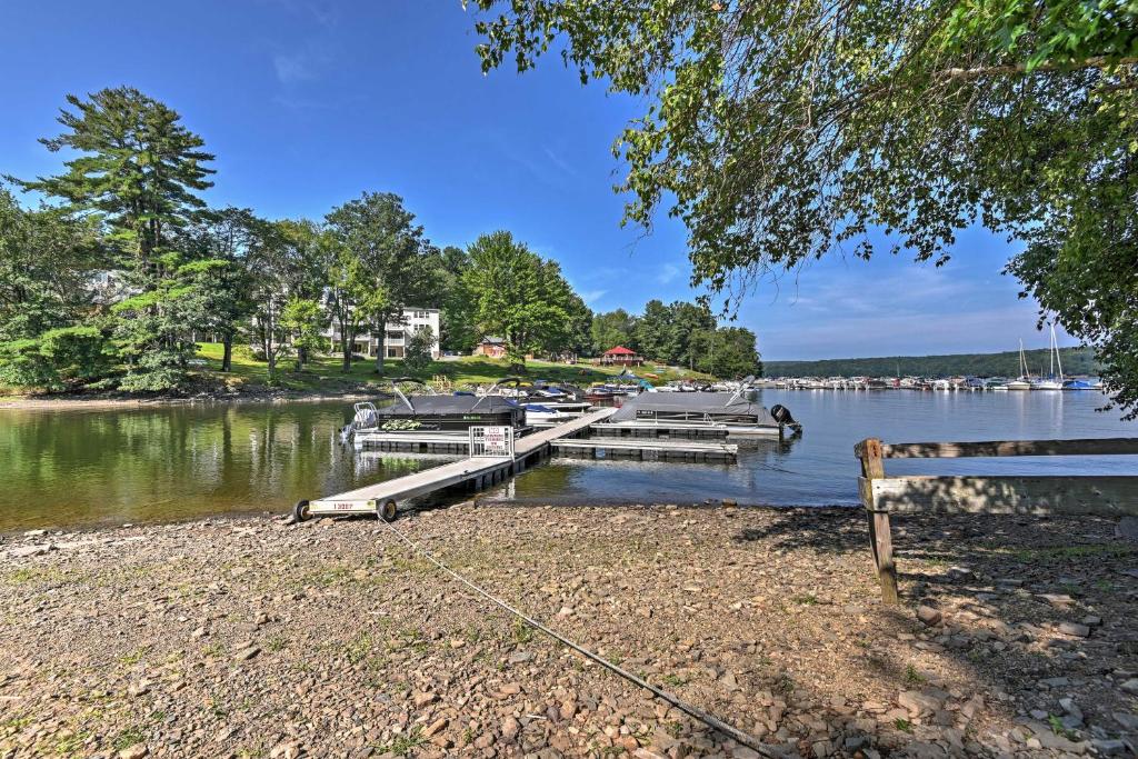 Peaceful Home with Deck Near Lake Wallenpaupack! - image 6