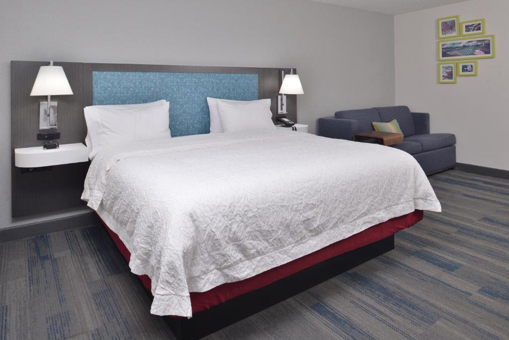 Hampton Inn - Greenville - image 3