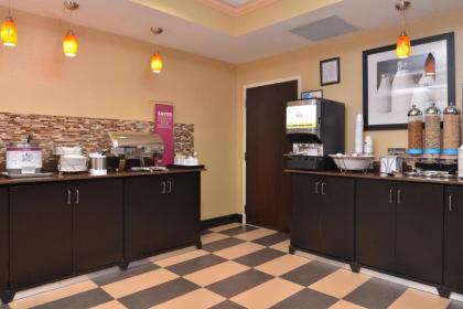 Hampton Inn - Greenville - image 8