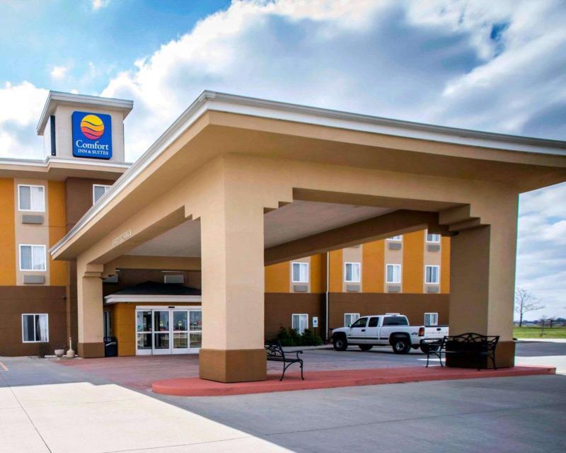 Comfort Inn & Suites Greenville I-70 - main image