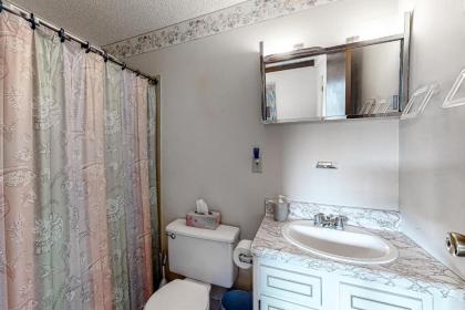 Lakeview Condo - image 12