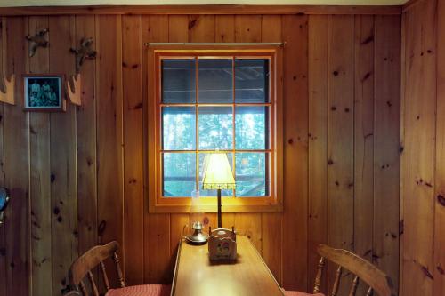 Traditional Maine Cabin - image 2