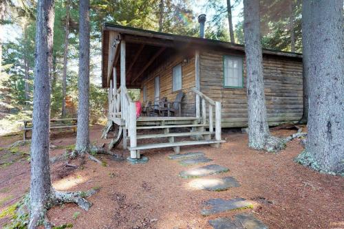 Traditional Maine Cabin - image 5